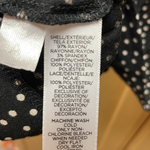 Ann Taylor Loft sleeveless blouse in XS size! - Picture 4 of 12